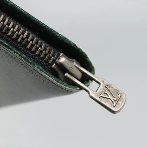 LOUIS VUITTON Taiga Wallet Epicea LV Auth - Picture 8 of 16